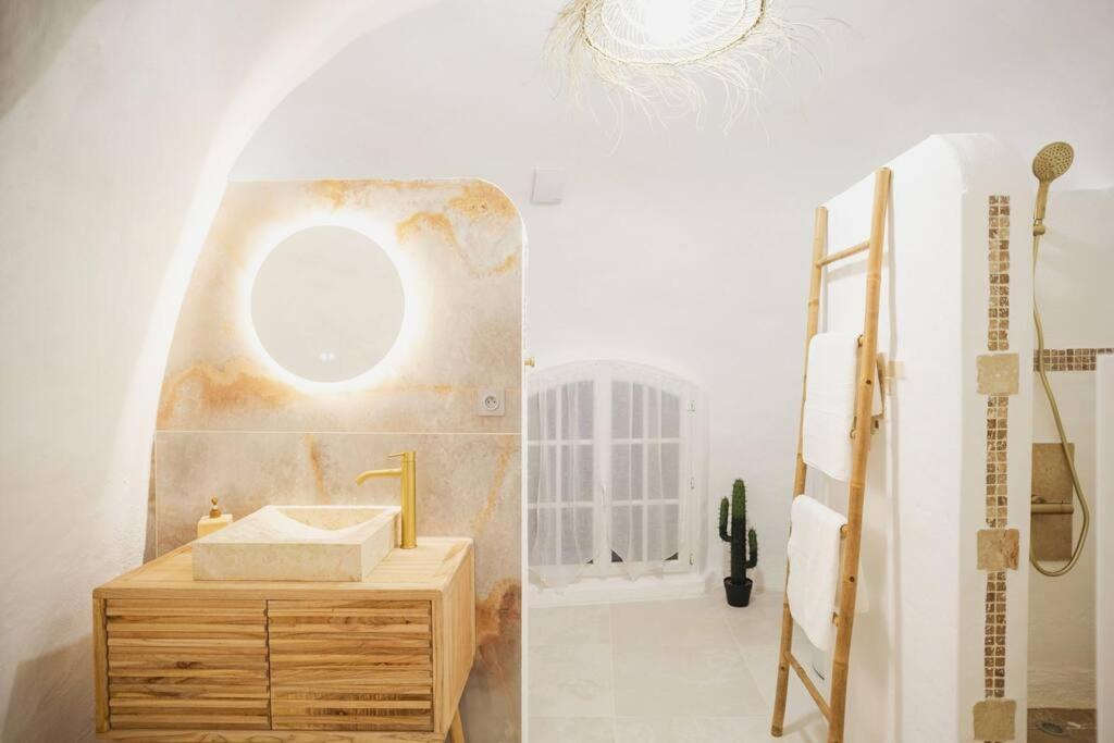 Le Temple D'Aphrodite, Appartement Avec Spa Vienne  Exterior photo